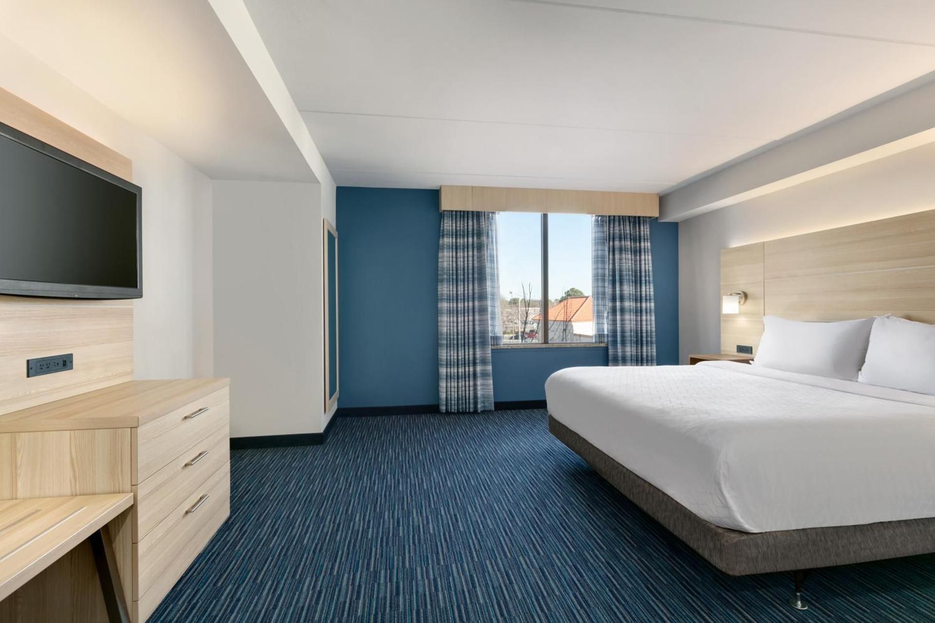 1 King Bed Suite