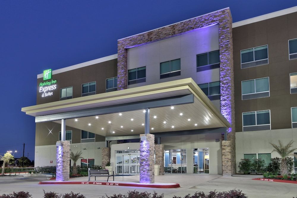 undefined Holiday Inn Express & Suites Houston East - Beltway 8 by IHG 6