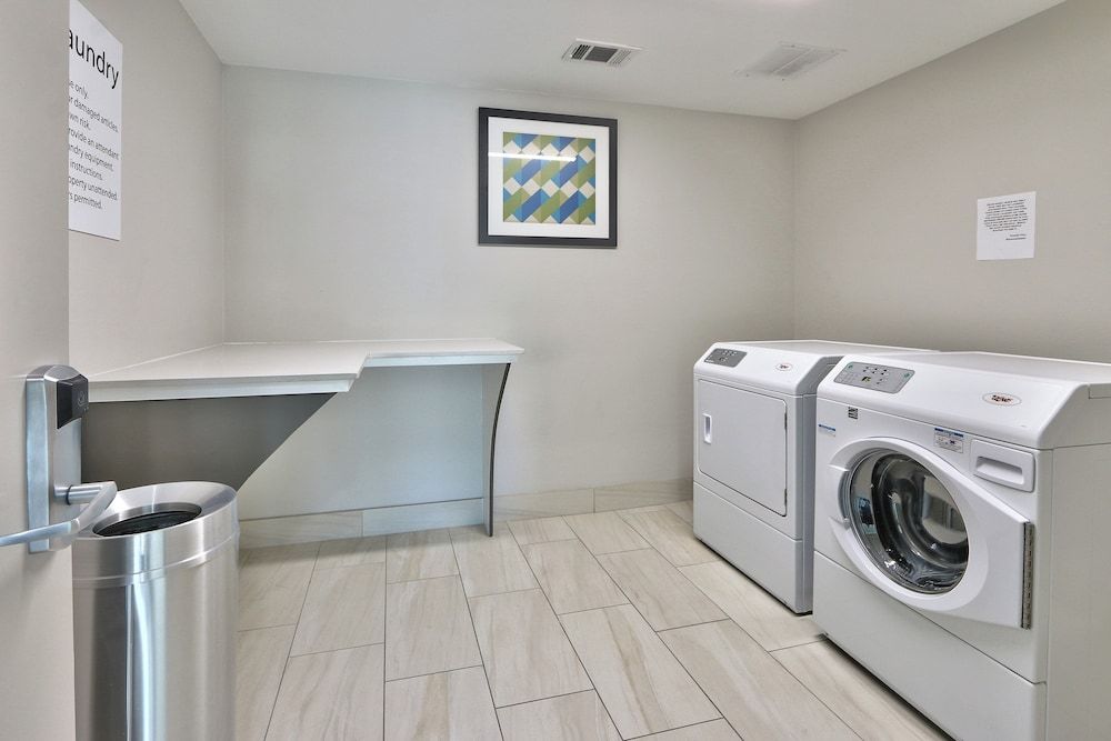 undefined Holiday Inn Express & Suites Houston East - Beltway 8 by IHG 10