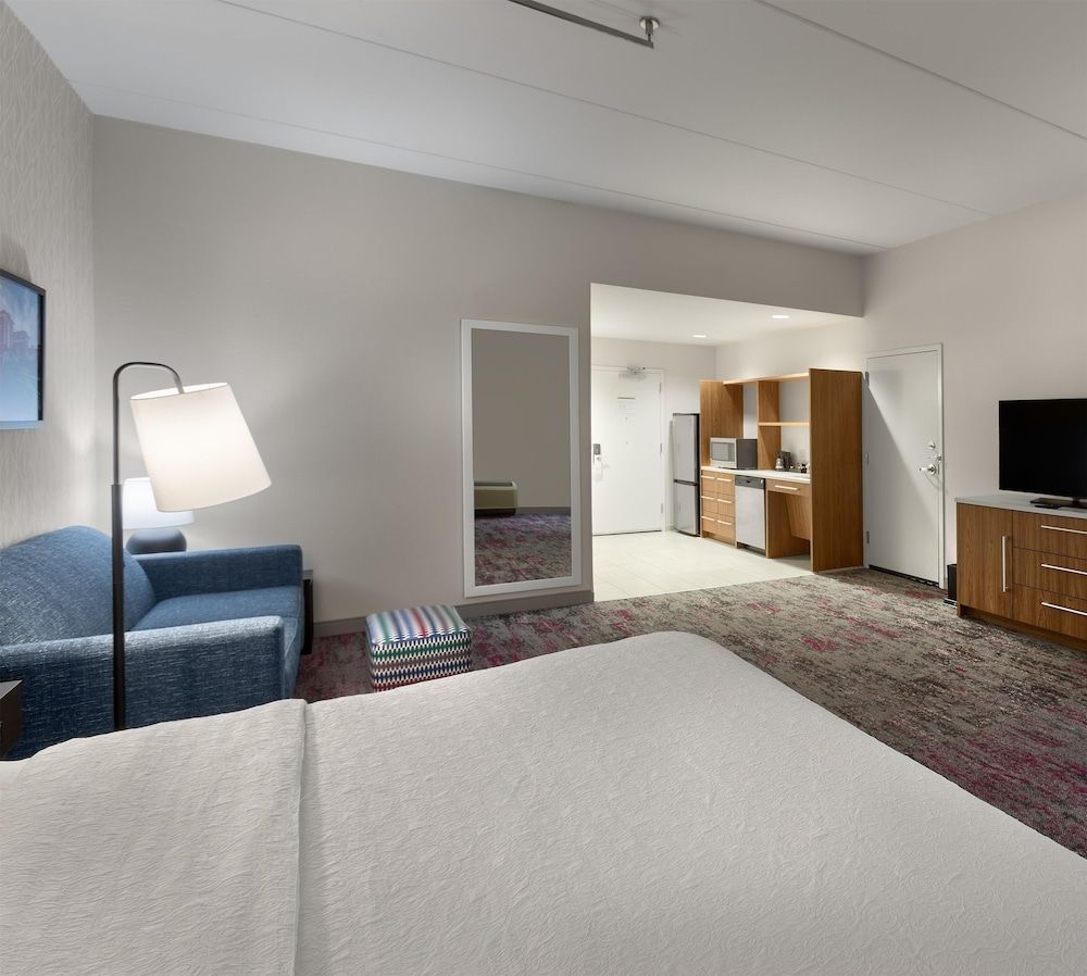 Studio, 1 King Bed, Accessible, Bathtub