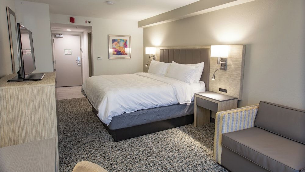 Standard Room, 1 King Bed, Accessible (Communication)