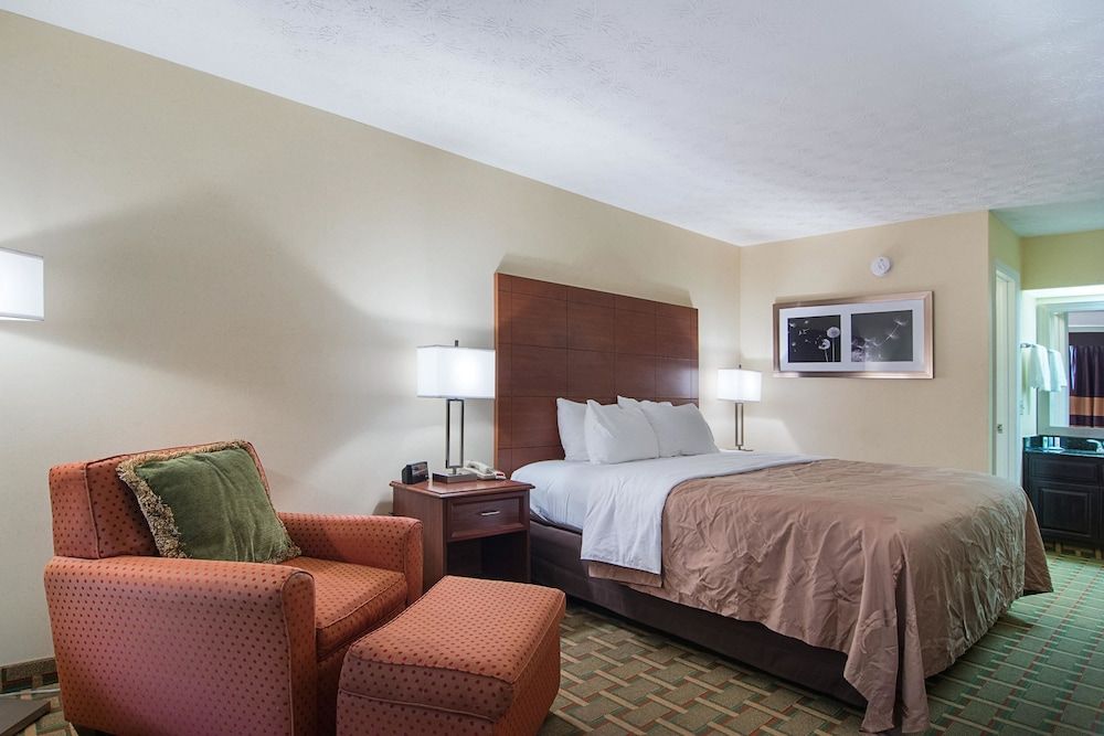 Quality Inn Hartwell Standard Room, 1 King Bed 4