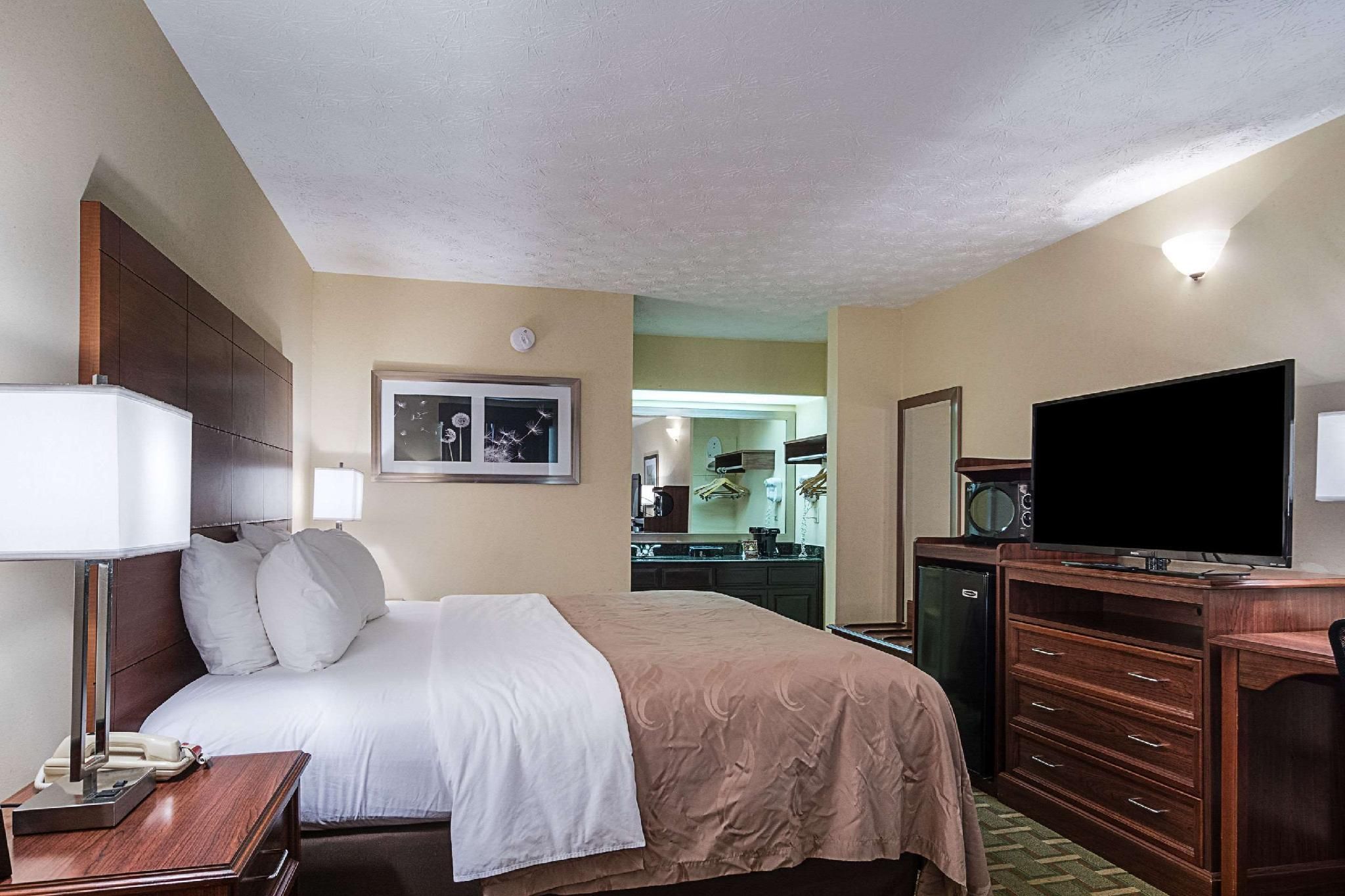 Quality Inn Hartwell 1 King Bed, Nonsmoking, Accessible