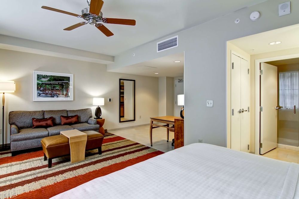 Studio Suite, 1 King Bed, Non Smoking