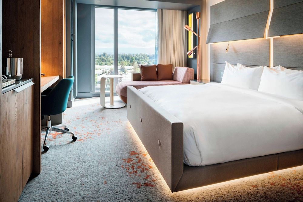 Room, 1 King Bed, Non Smoking, Balcony