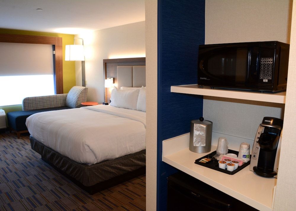 Standard Room, 1 King Bed, Accessible (Comm, Mobil Roll Shwr)