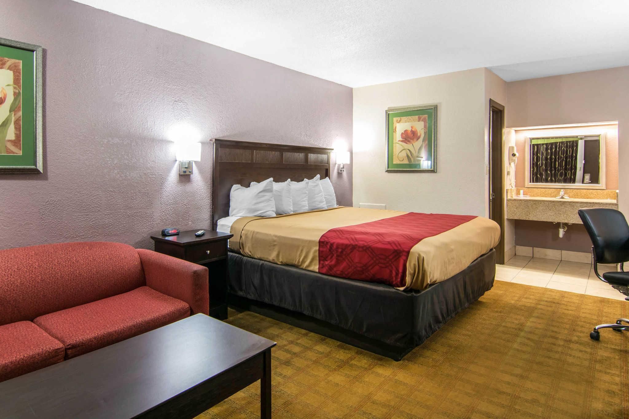 1 King Bed, Smoking