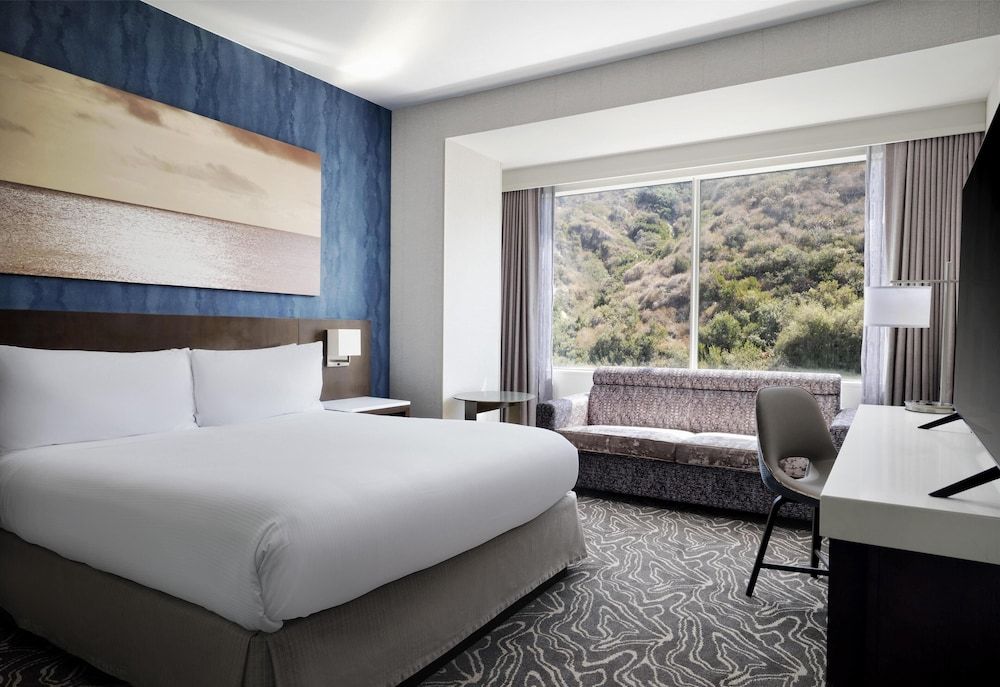 undefined Hilton San Diego Mission Valley 2