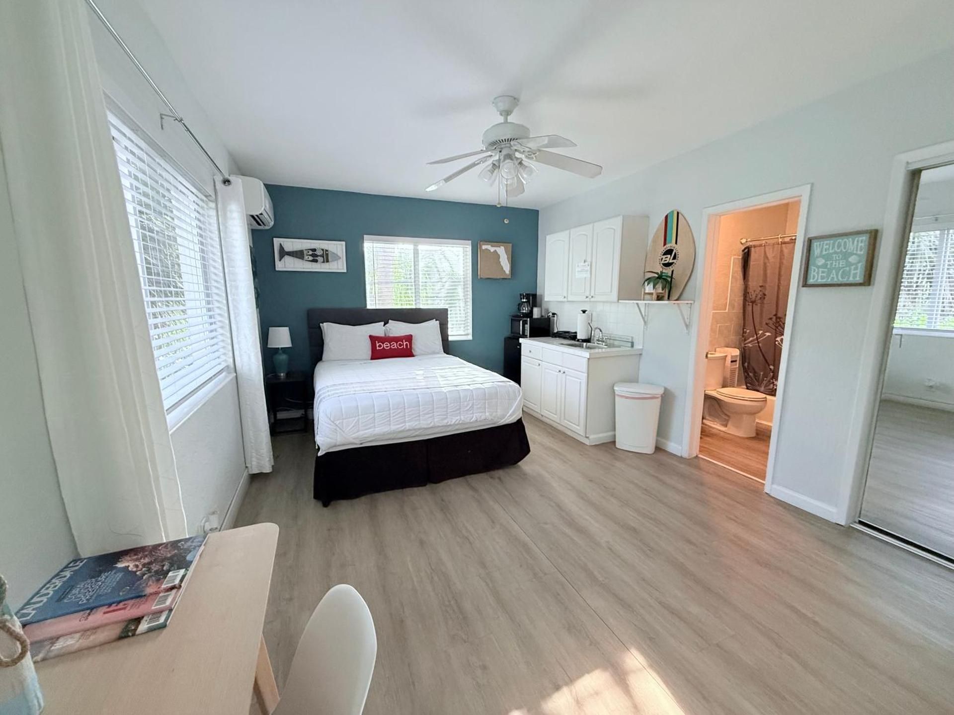 Standard Queen Room