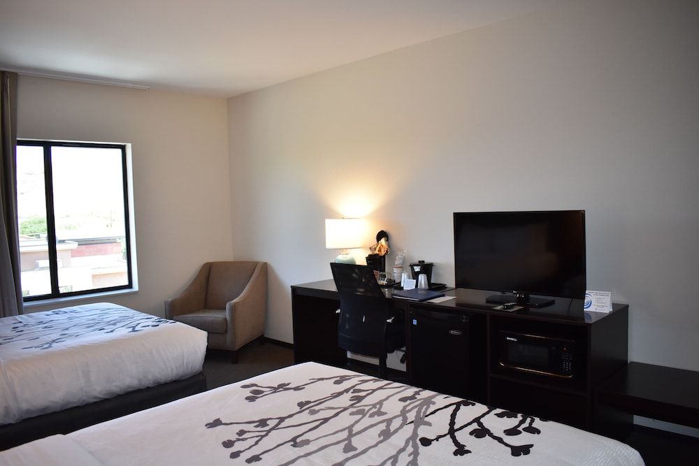 Sleep Inn & Suites Moab near Arches National Park Standard Room, 2 Queen Beds, Non Smoking 4