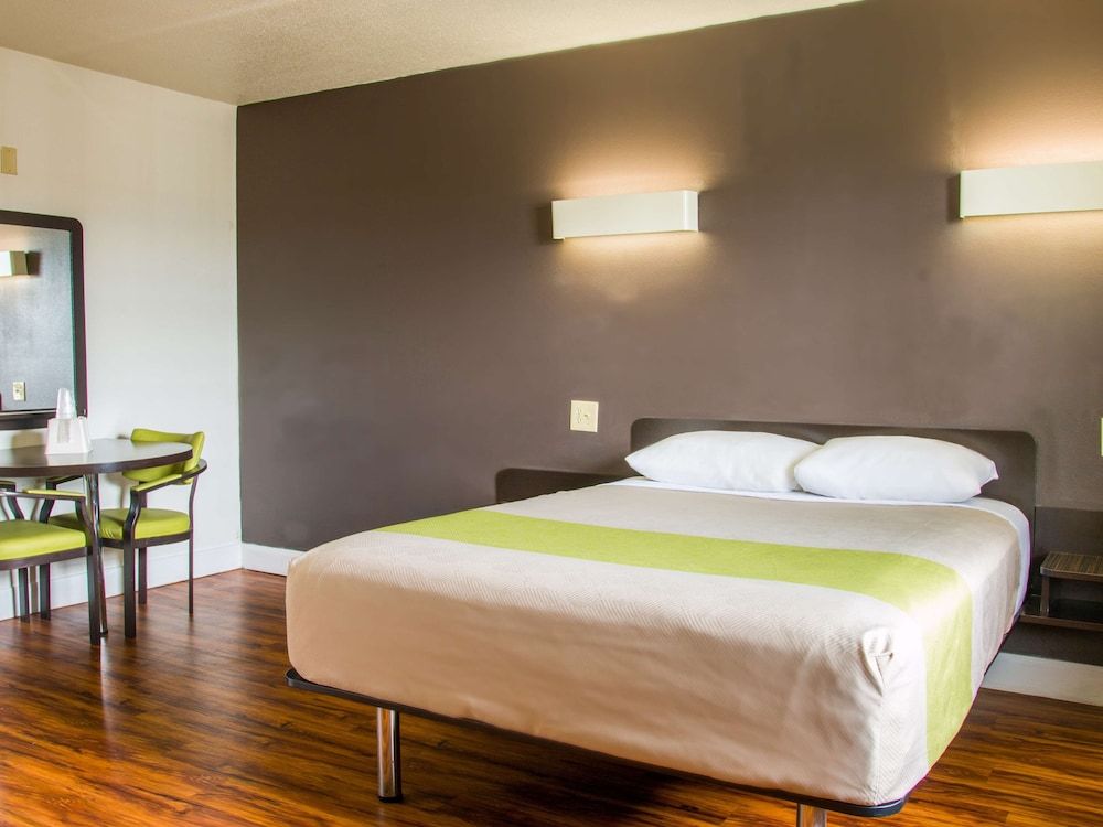 Standard Suite, 1 Queen Bed, Accessible, Non Smoking
