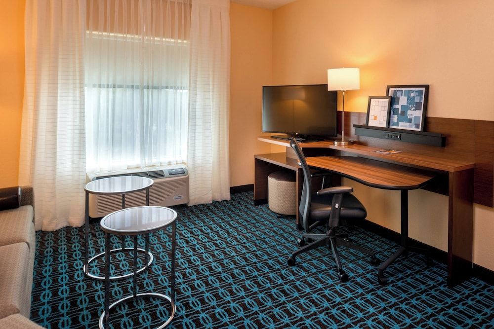 Fairfield Inn & Suites by Marriott Orlando East/UCF Area Room, 2 Queen Beds (Hearing Accessible) 5