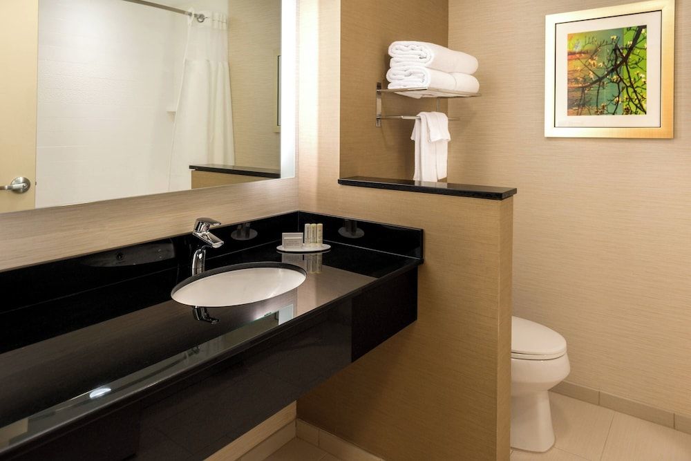 Fairfield Inn & Suites by Marriott Orlando East/UCF Area Room, 2 Queen Beds (Hearing Accessible) 3