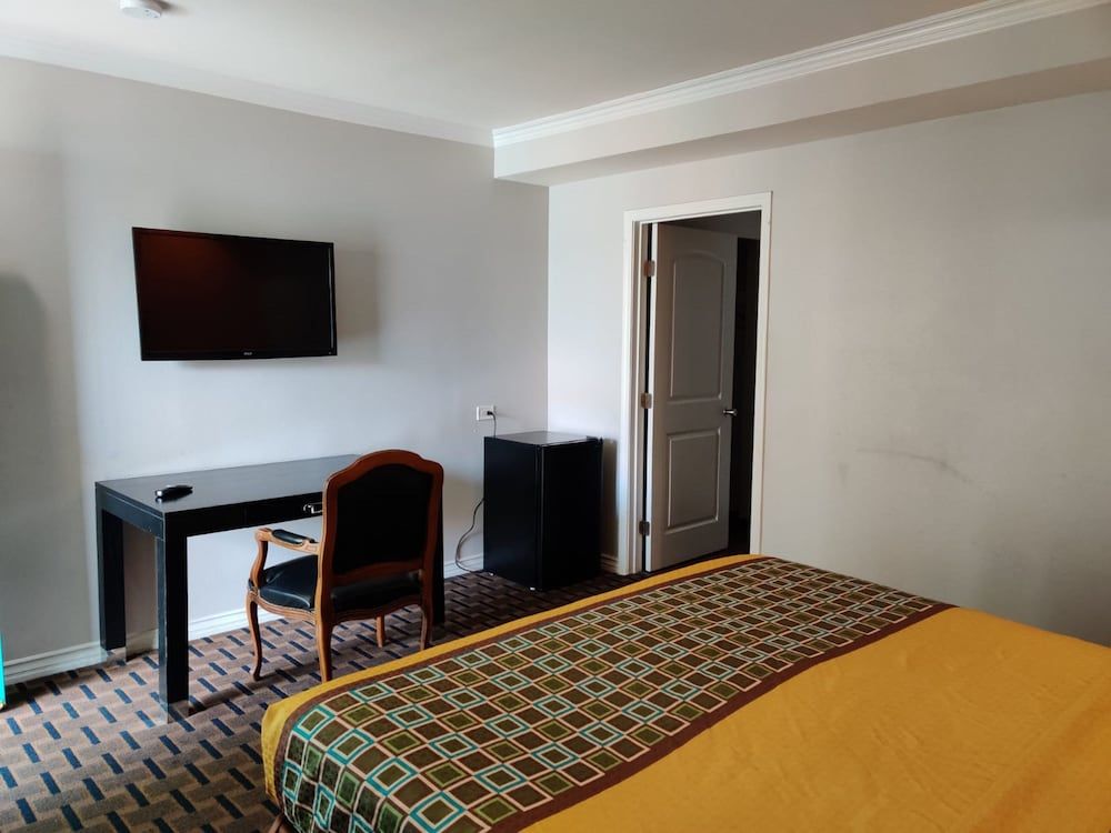 LYFE INN & SUITES by AGA - LAX Airport Standard Room, 1 King Bed 19