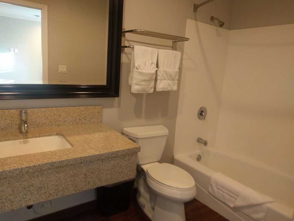 LYFE INN & SUITES by AGA - LAX Airport Standard Room, 1 King Bed 10