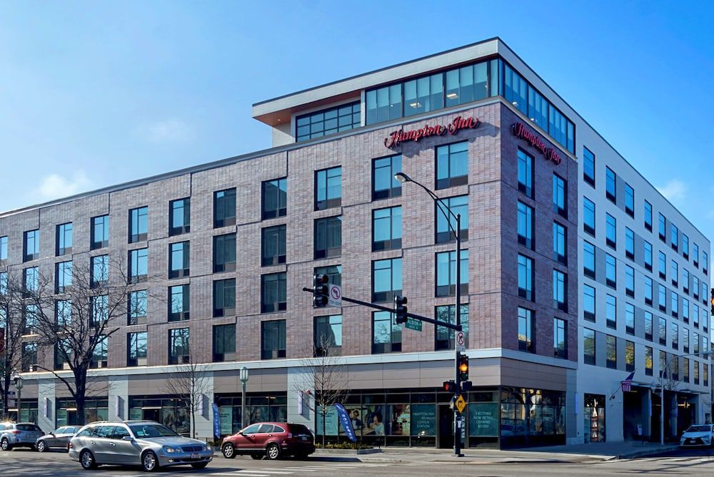 undefined Hampton Inn Chicago North-Loyola Station 5