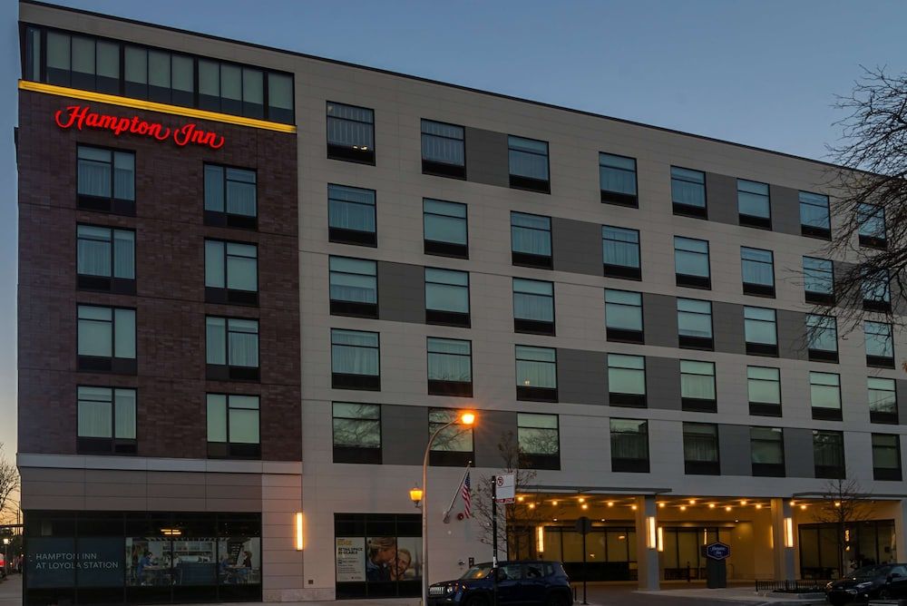 undefined Hampton Inn Chicago North-Loyola Station 6