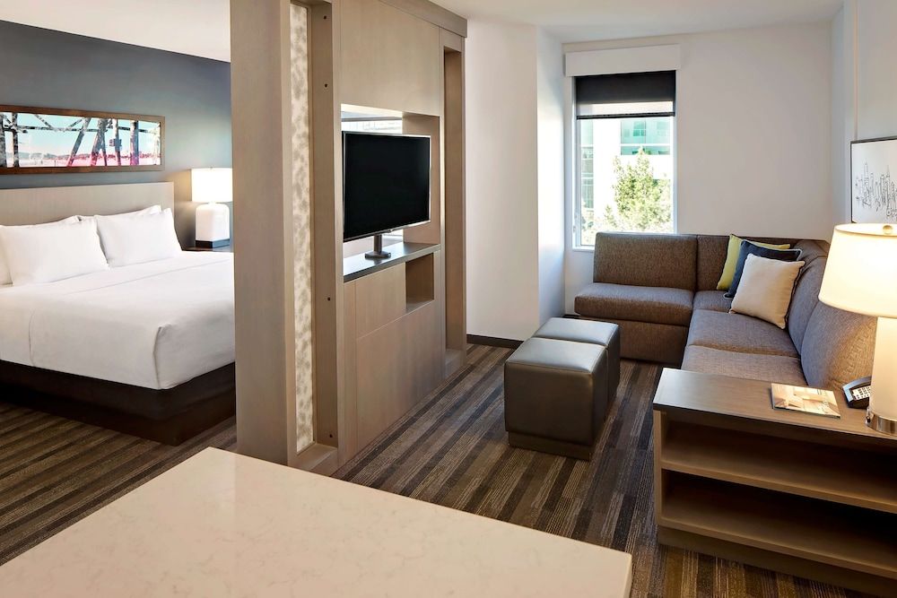 Studio Suite, 1 King Bed with Sofa Bed, Kitchen