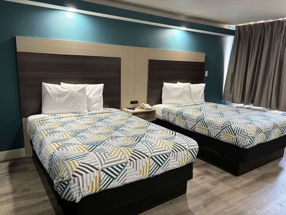 Standard Room, 2 Queen Beds, Accessible, Non Smoking