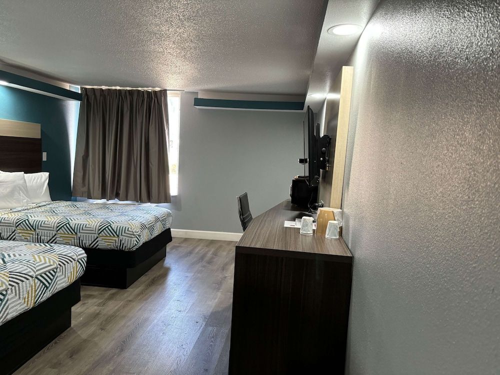 Standard Room, 2 Queen Beds, Accessible, Non Smoking