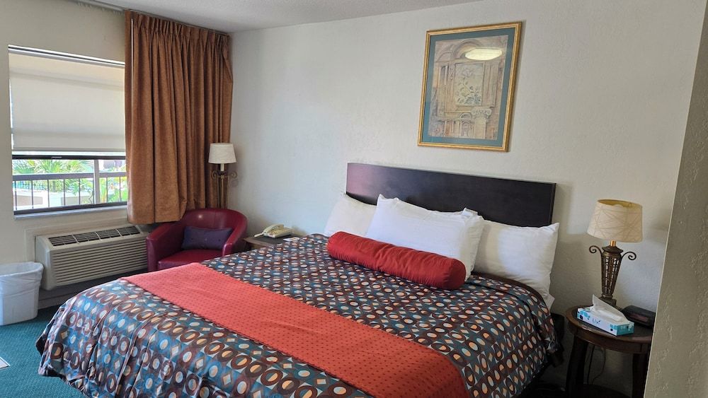 Standard Room, 1 King Bed, Non Smoking