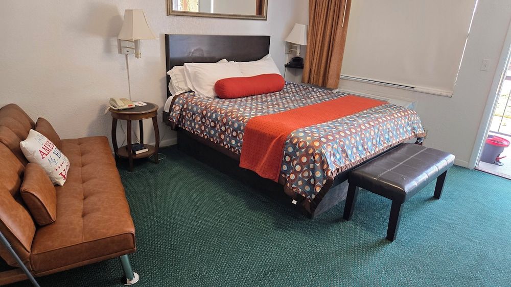 Deluxe Single Room