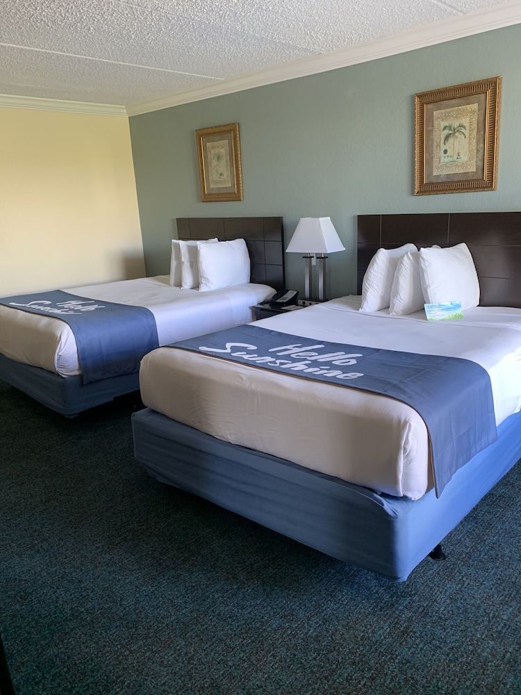 Room, 2 Queen Beds, Non Smoking