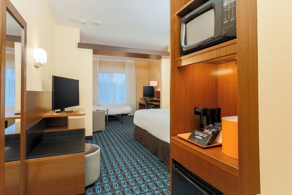 Suite, 1 King Bed with Sofa bed, Non Smoking