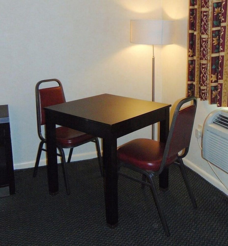 Oceanside Lodge Room, 1 King Bed, Accessible, Non Smoking 7