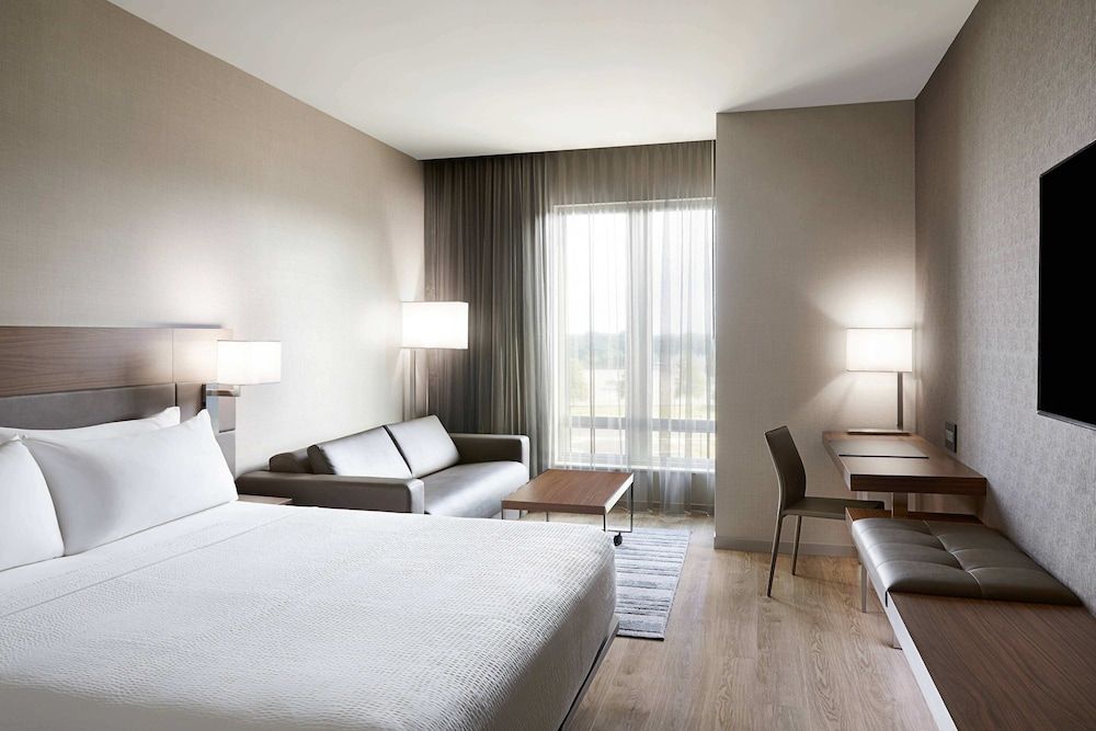 Room, 1 King Bed, Non Smoking