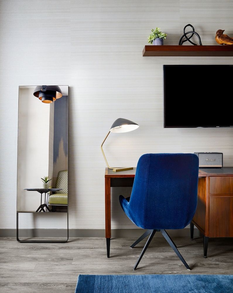 Gansevoort Meatpacking Superior Room, 1 Queen Bed (ADA) 3