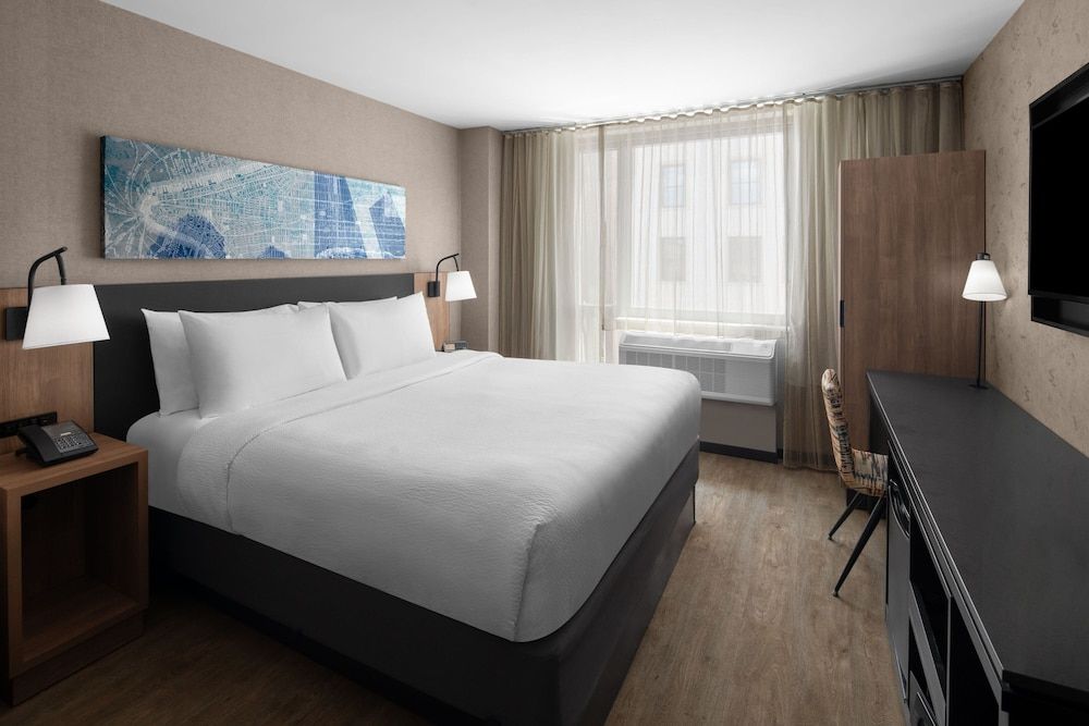 Courtyard by Marriott New York World Trade Center Area Room, 1 King Bed, Non Smoking 3