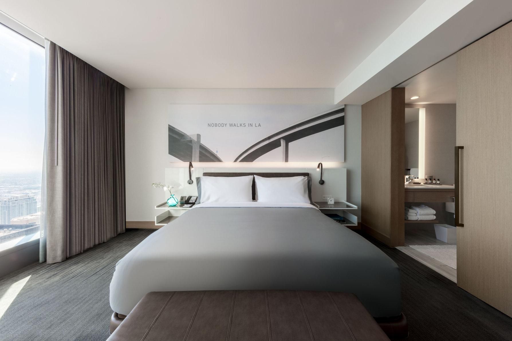 1 King Premium City View Club Lounge Accessible