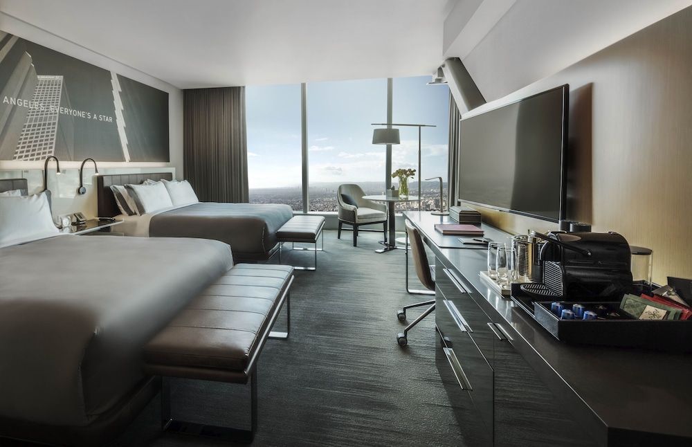 InterContinental Los Angeles Downtown by IHG Classic Room, 2 Queen Beds, City View 5
