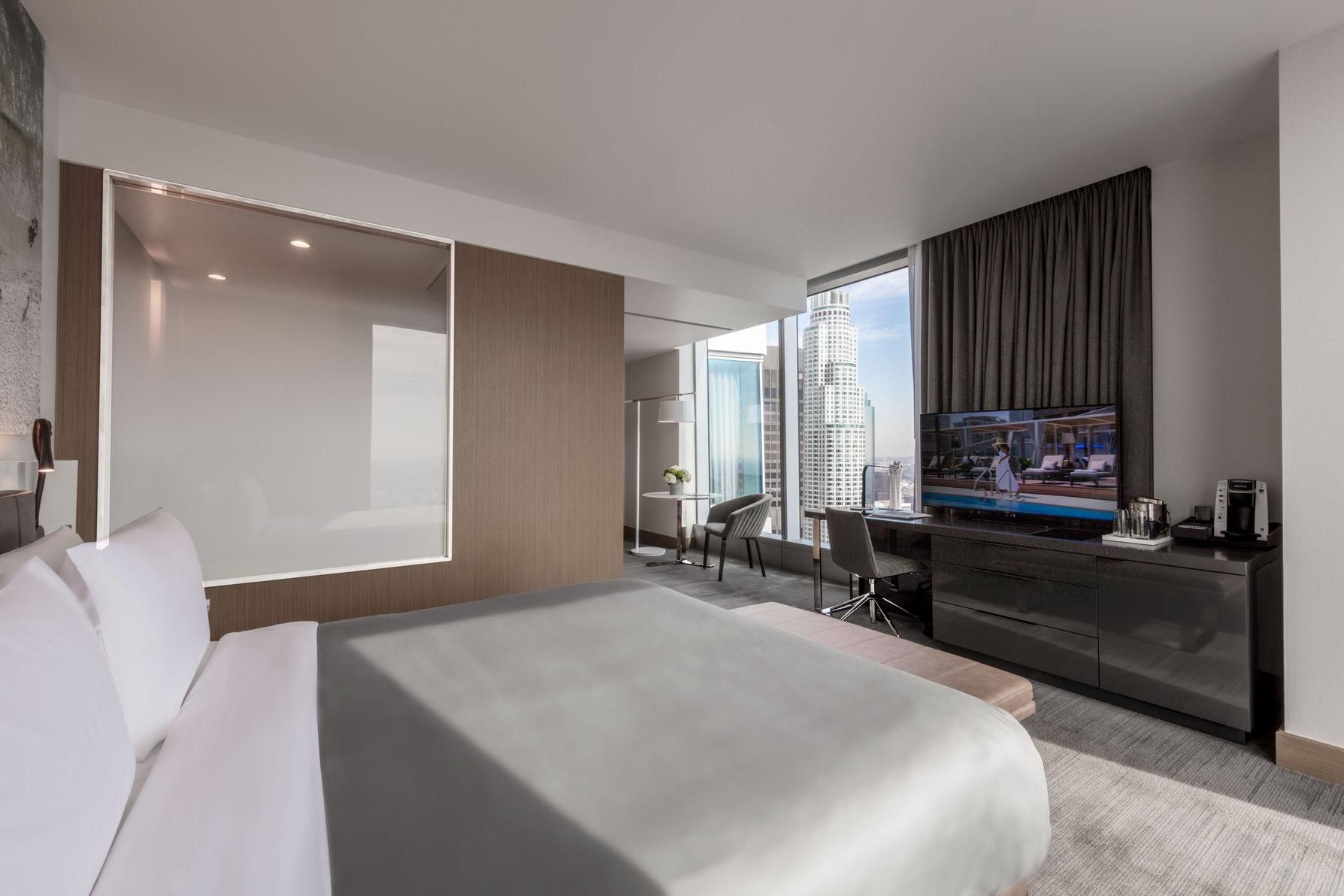 1 King Junior Suite City View