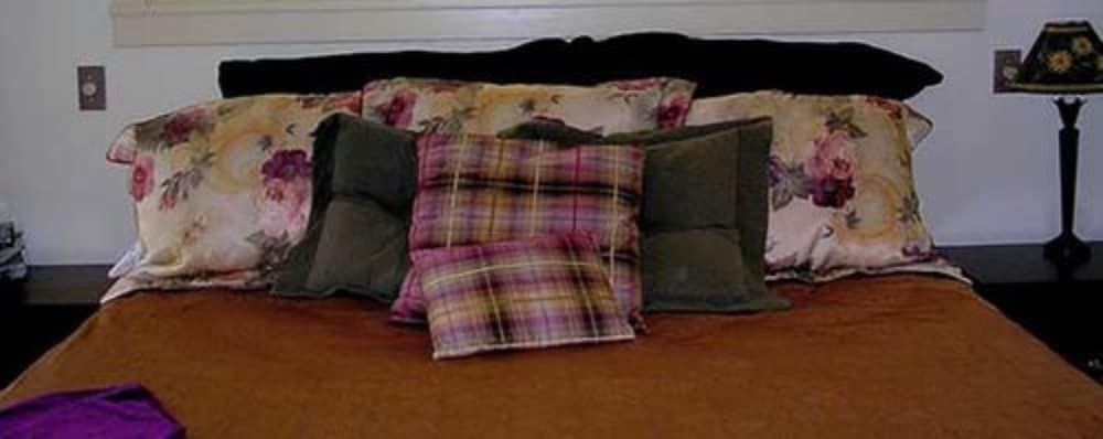 Far View - A Bed & Breakfast Estate Suite, Private Bathroom (Pool House Suite 2) 2