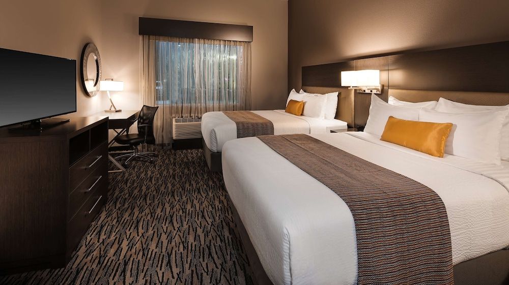 Best Western Plus Executive Residency Baytown Standard Room, 2 Queen Beds, Non Smoking, Kitchenette 2