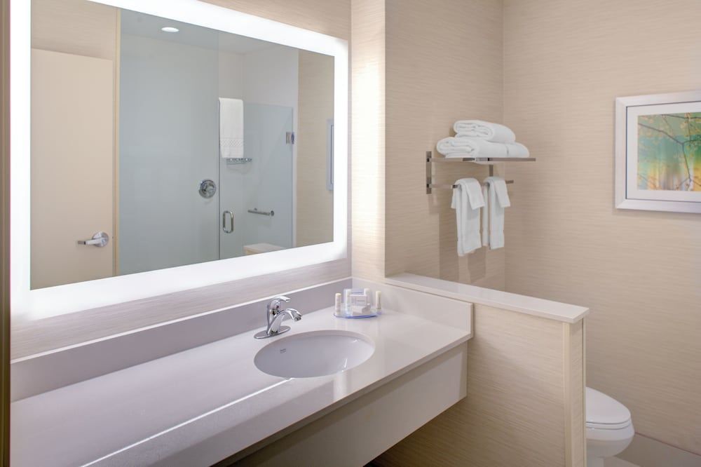 Room, 2 Queen Beds, Non Smoking (Mobility/Hearing Accessible, Tub)
