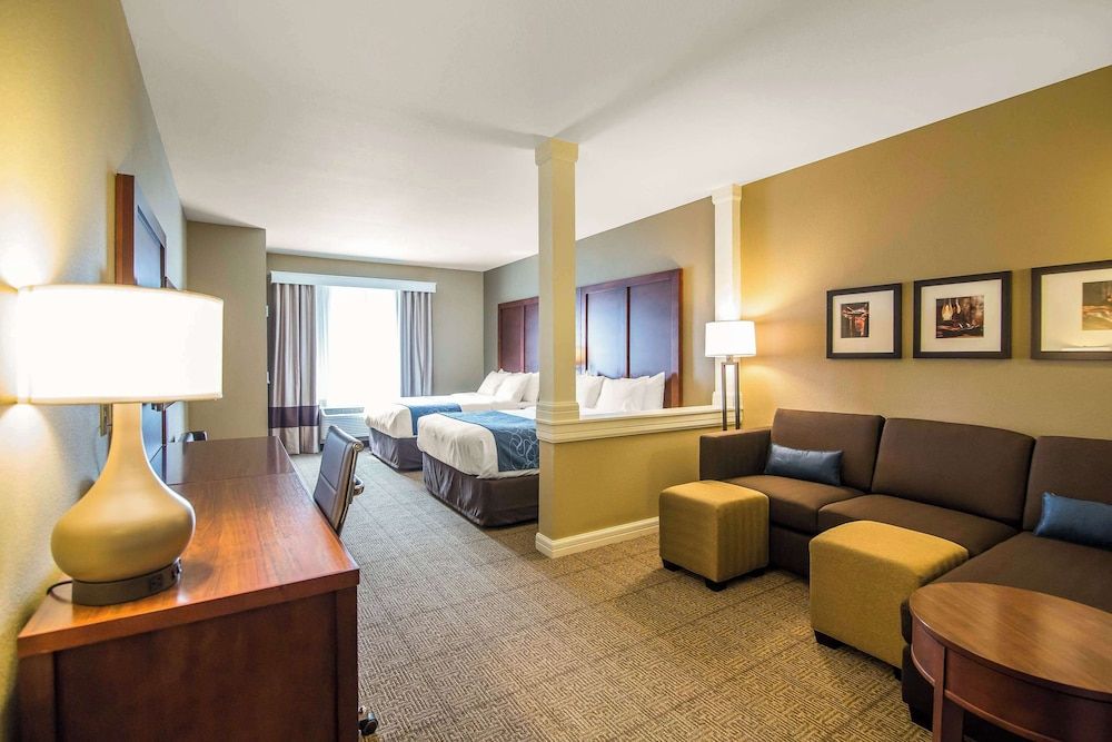 Suite, Multiple Beds, Non Smoking