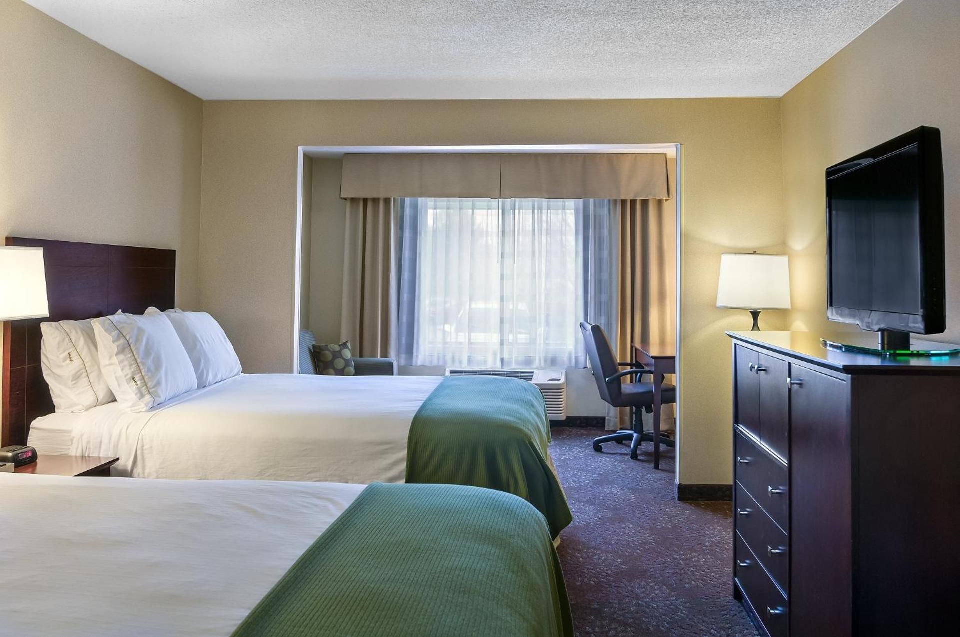 Standard Queen Room with Two Queen Beds and Walk-in Shower - Mobility Access
