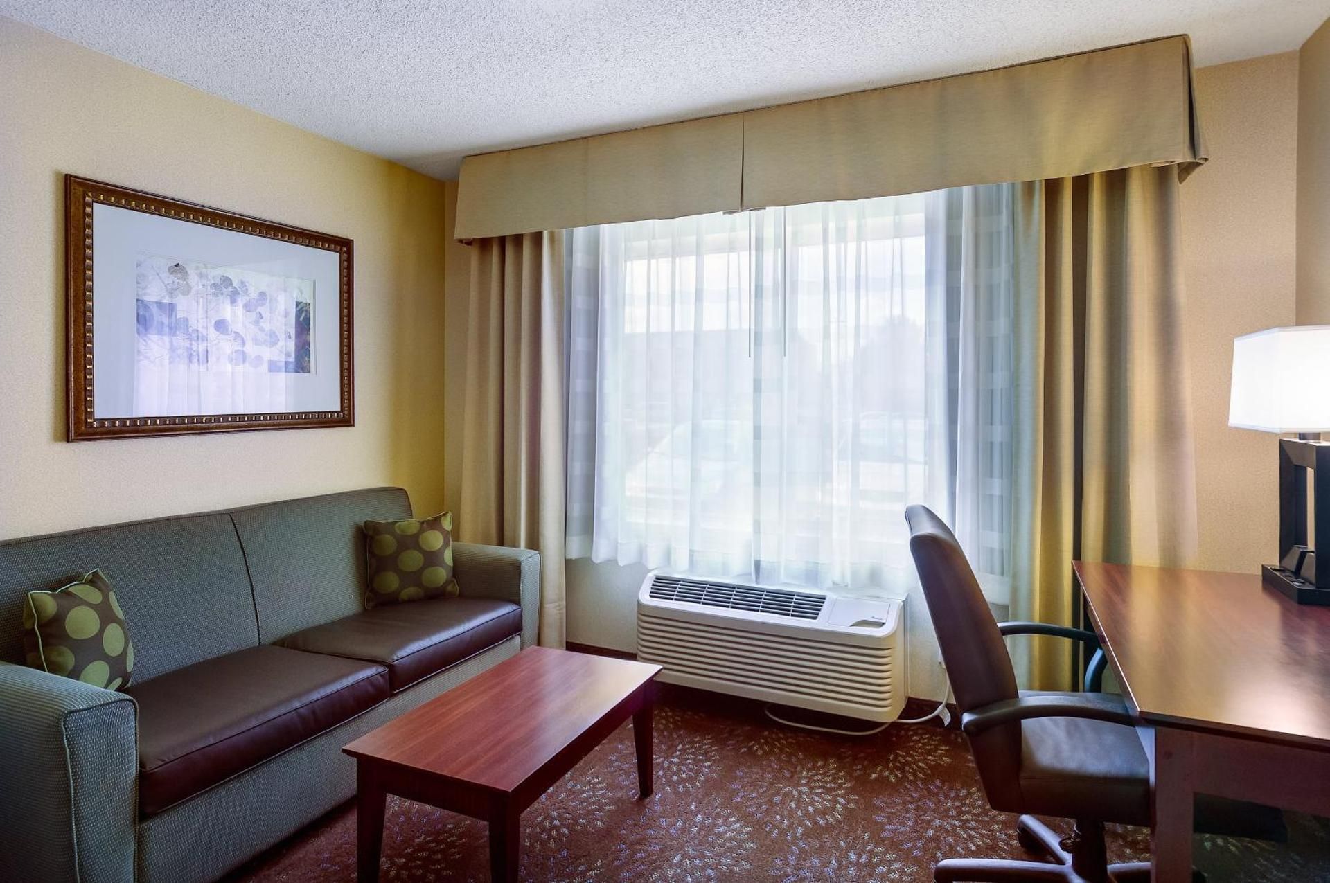 2 Queen Suite