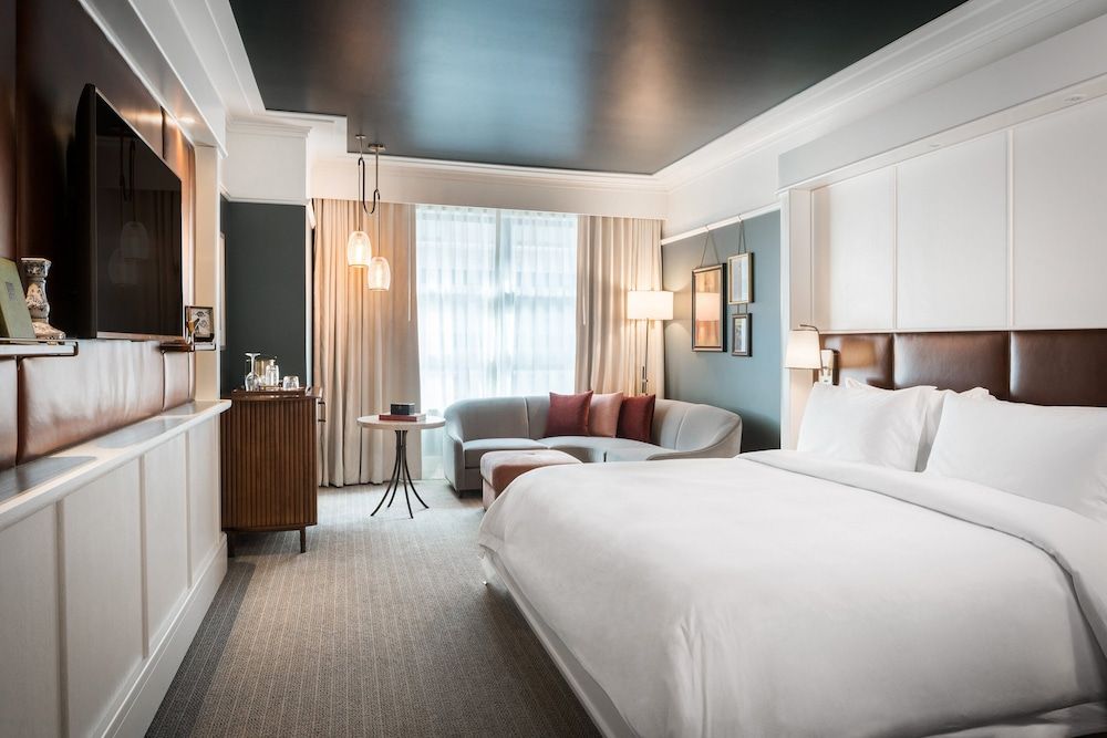 Standard Room, 1 King Bed (Mobility/Hearing Accessible, Tub)
