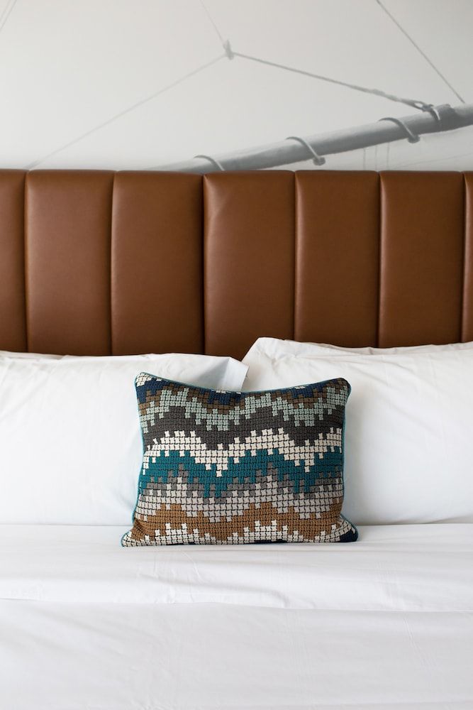Room, 2 Queen Beds, Accessible (Communications, Roll-In Shower)