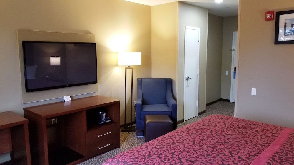 Room, 1 King Bed, Accessible, Non Smoking (Bathtub)