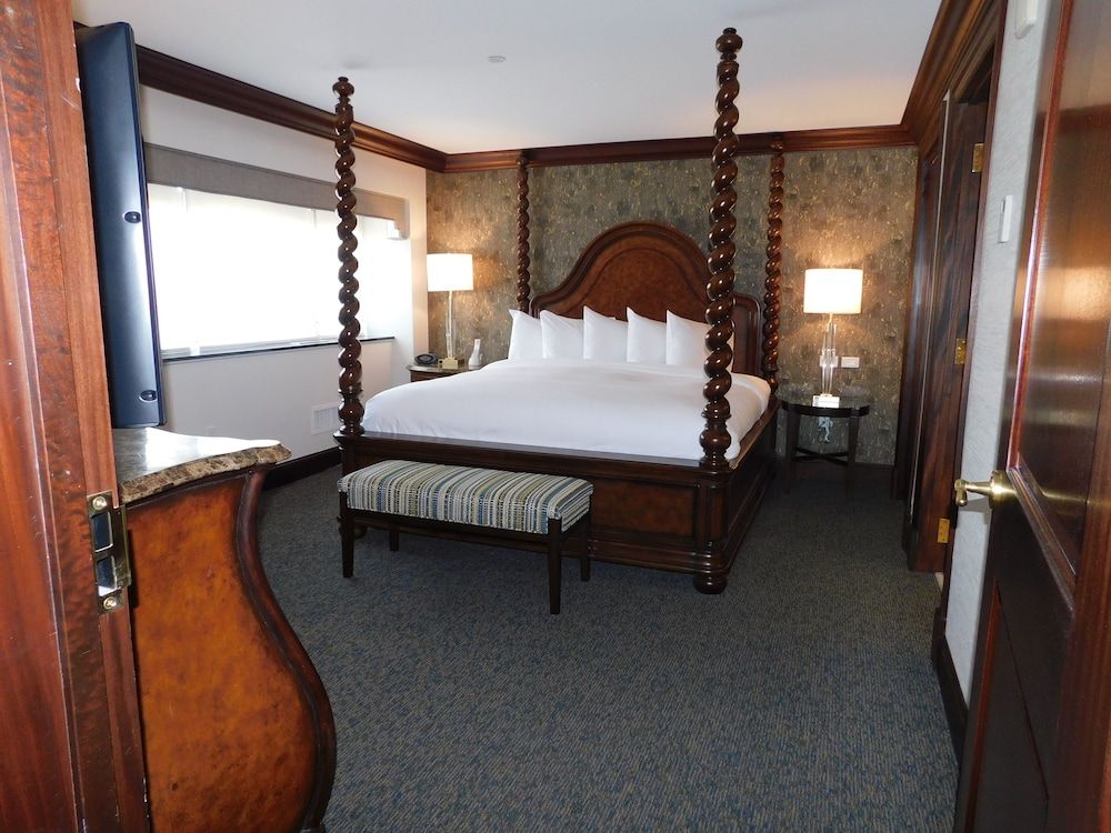 Suite, 2 Bedrooms, Kitchen