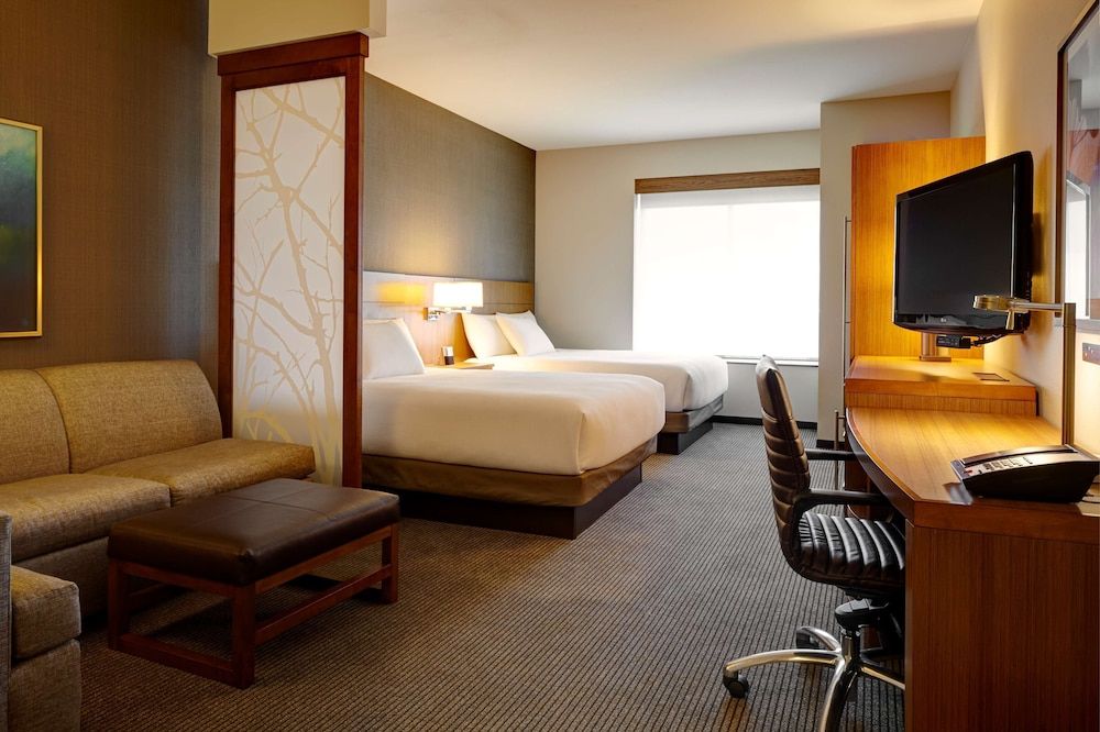 Room, 2 Queen Beds, Accessible, Bathtub