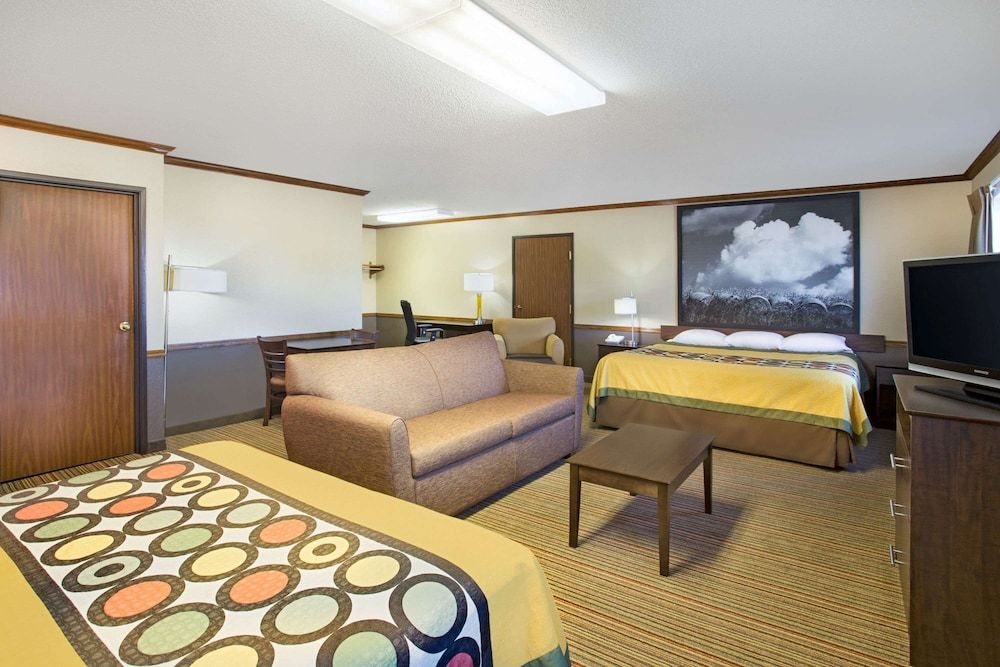 Efficiency, Room, Multiple Beds, Non Smoking