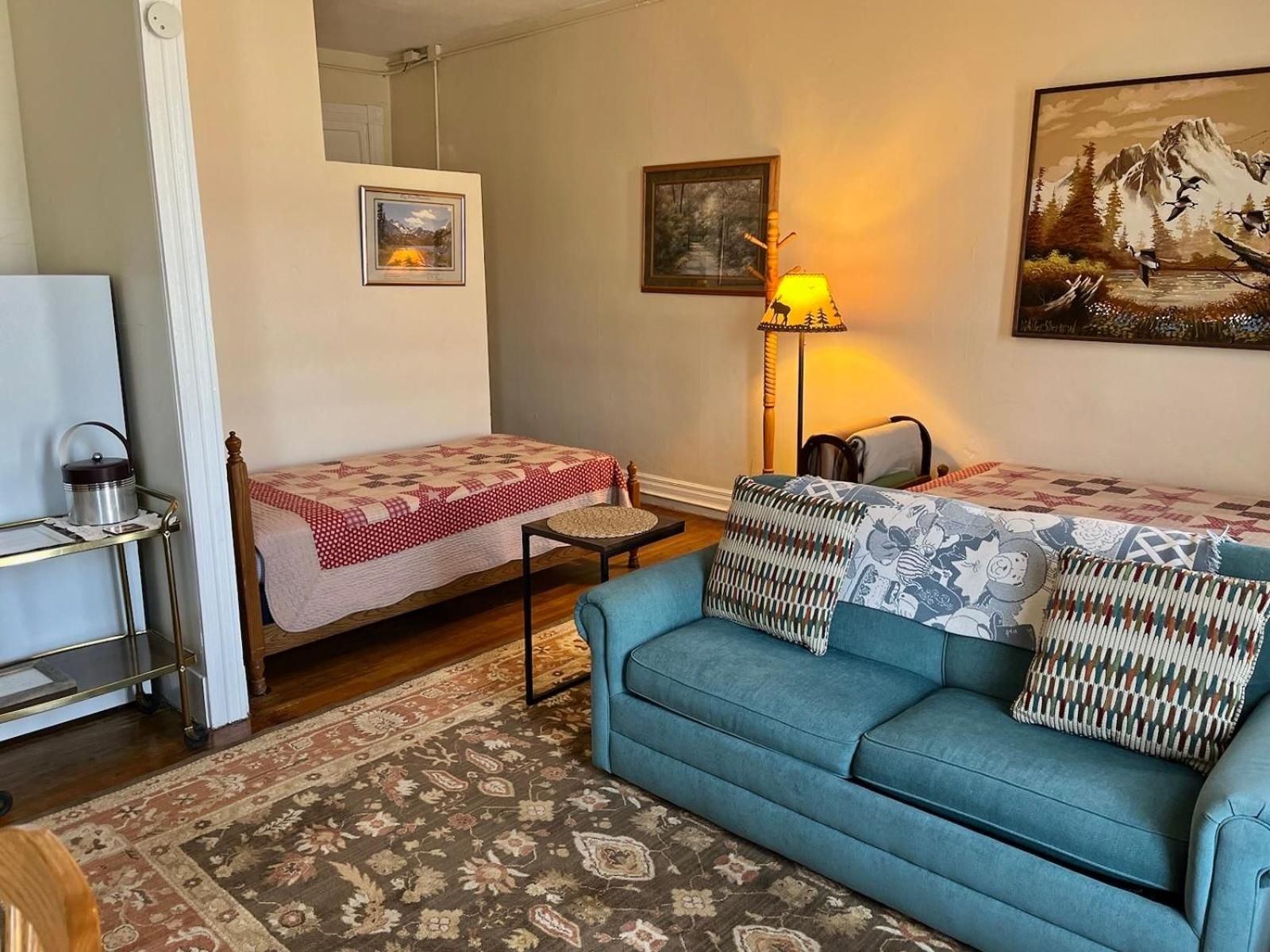 Classic One-Bedroom Apartment with King Bed