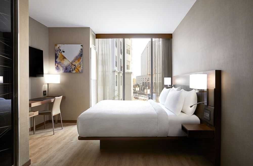 Room, 1 King Bed with Sofa bed (Hearing Accessible)