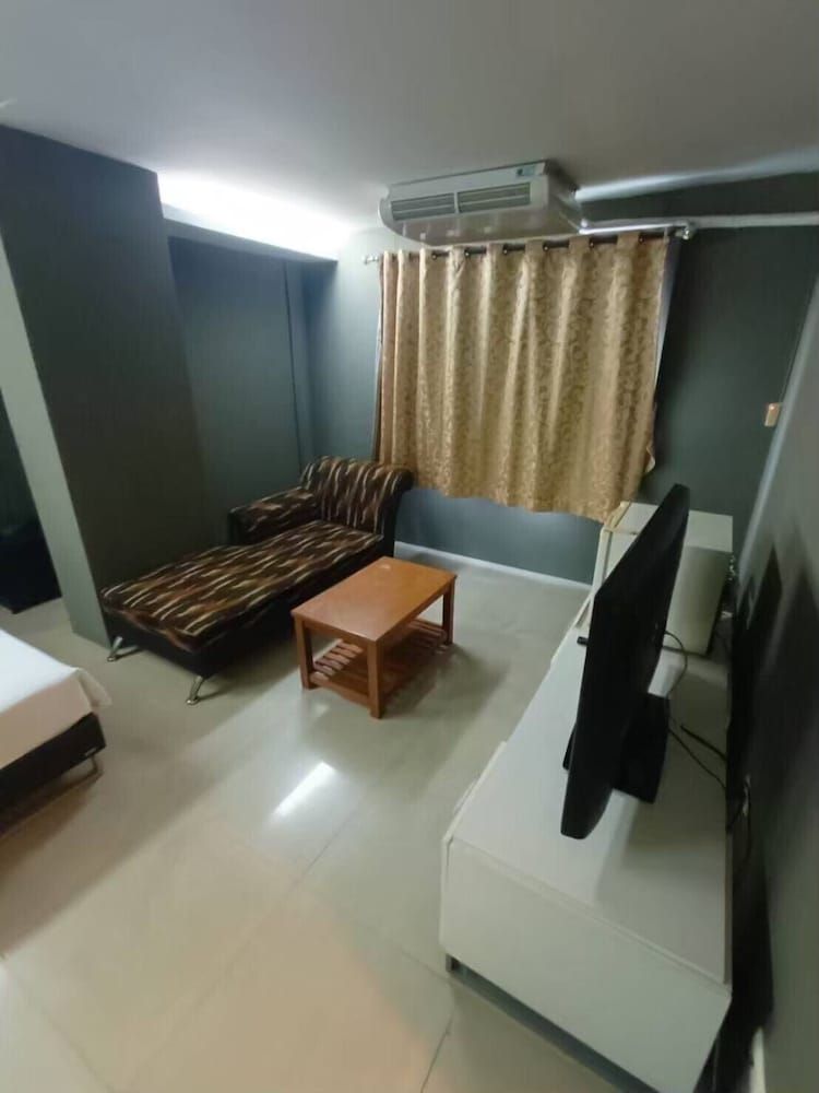 Centric Place Hotel Family Room 6